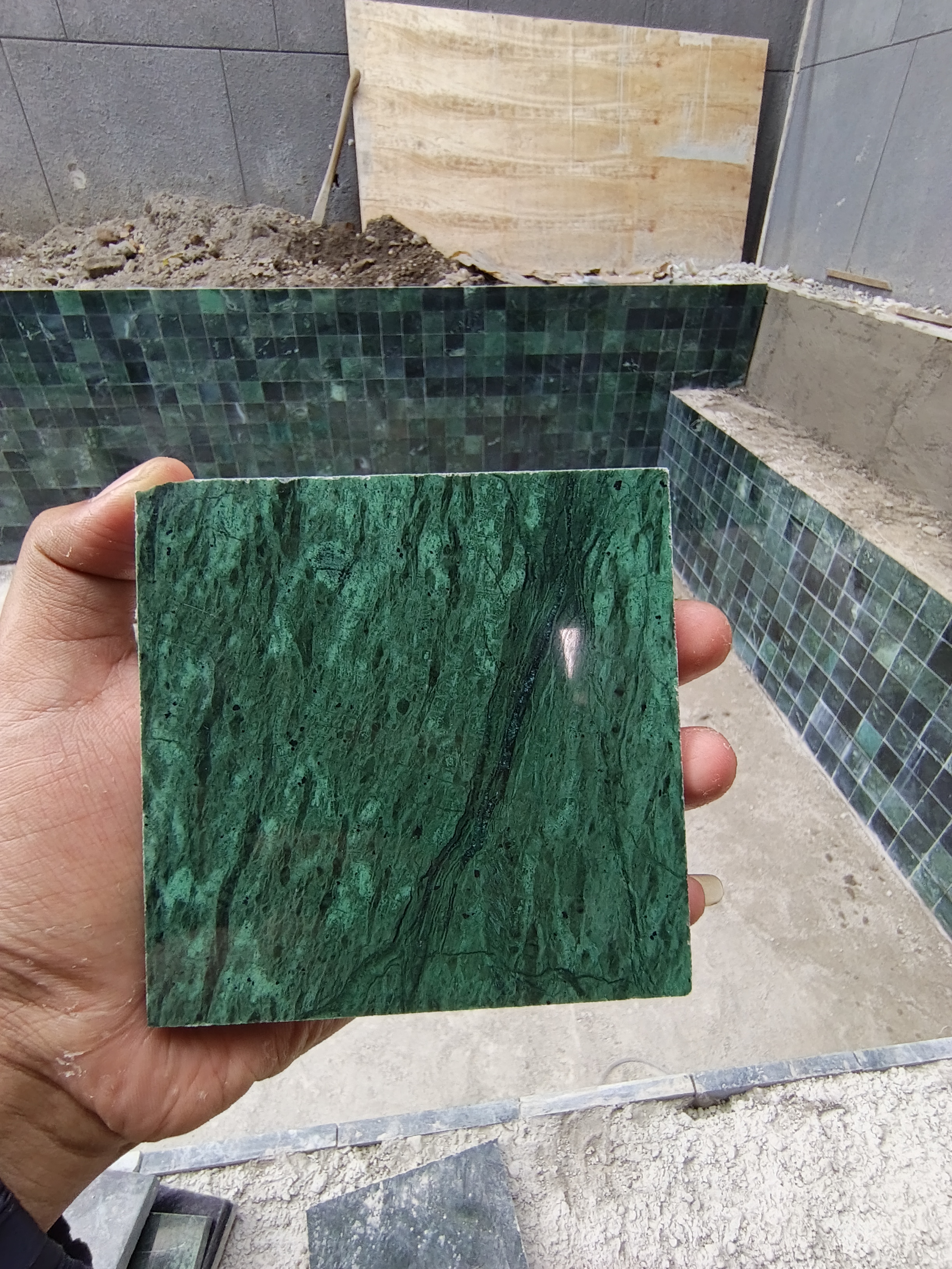 Batu Alam Hijau Emerald - Batu Kolam Renang Premium